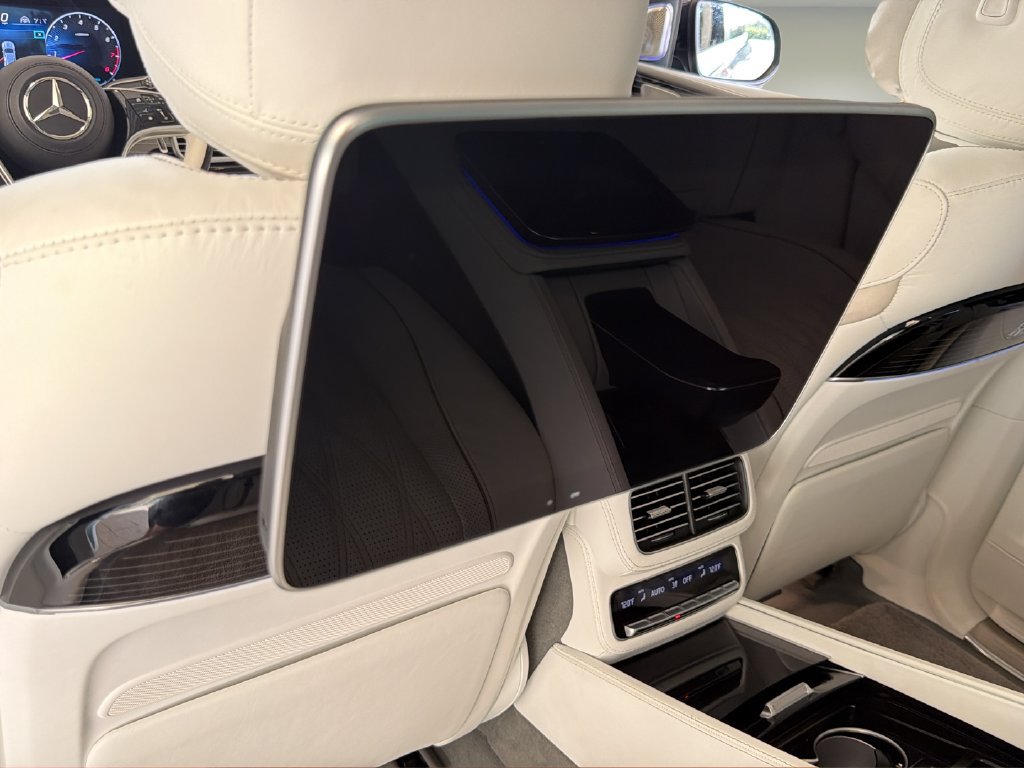 Used 2025 Mercedes-Benz Maybach GLS 600 4MATIC image 26
