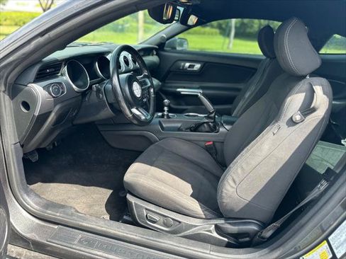 Used 2019 Ford Mustang GT RWD image 12
