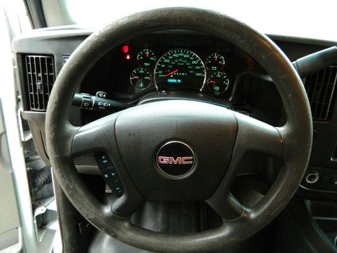 Used 2017 GMC Savana 2500 image 19