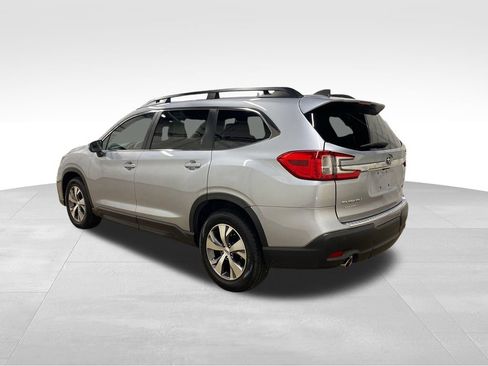 Certified 2023 Subaru Ascent Premium w/ Convenience Package AWD/4WD image 2