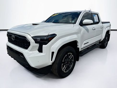 Used 2024 Toyota Tacoma TRD Sport w/ TRD Sport Upgrade Package AWD/4WD image 3