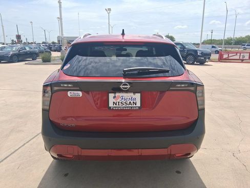 New 2026 Nissan Kicks SV w/ SV Premium Package FWD image 6