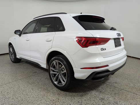 Certified 2025 Audi Q3 2.0T Premium image 5
