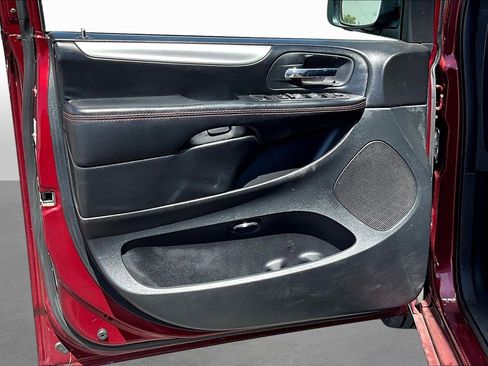 Used 2019 Dodge Grand Caravan GT FWD image 15