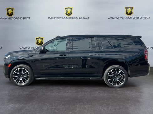 Used 2022 Chevrolet Suburban RST w/ Sport Performance Package image 2