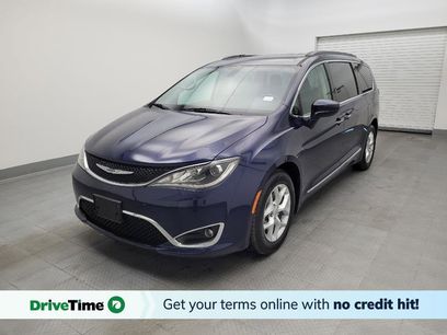 Used 2017 Chrysler Pacifica Touring-L w/ Tire & Wheel Group