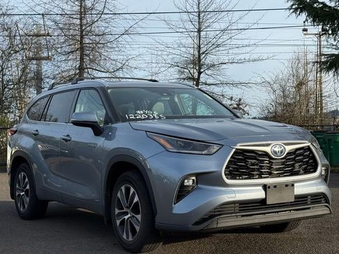 Used 2021 Toyota Highlander XLE image 7