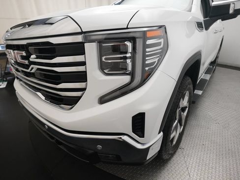 Used 2024 GMC Sierra 1500 SLT w/ SLT Premium Plus Package AWD/4WD image 22