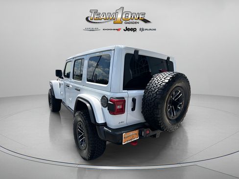 Used 2024 Jeep Wrangler Unlimited Rubicon AWD/4WD image 5