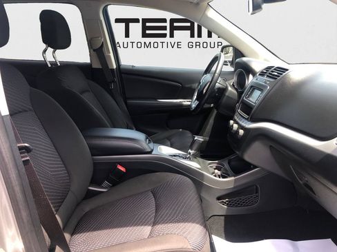 Used 2019 Dodge Journey SE w/ Connectivity Group FWD image 23