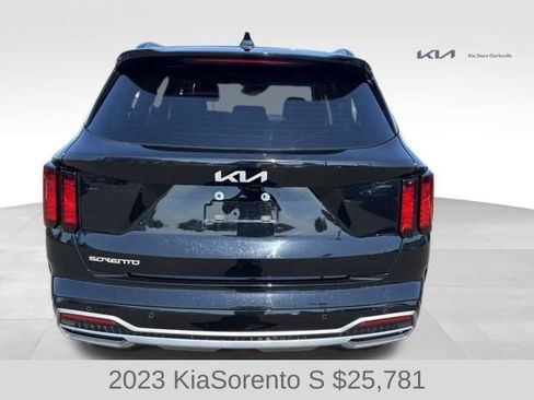 Used 2023 Kia Sorento S w/ Panoramic Sunroof Package FWD image 7