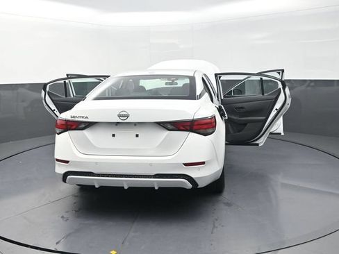 Used 2025 Nissan Sentra SV FWD image 44