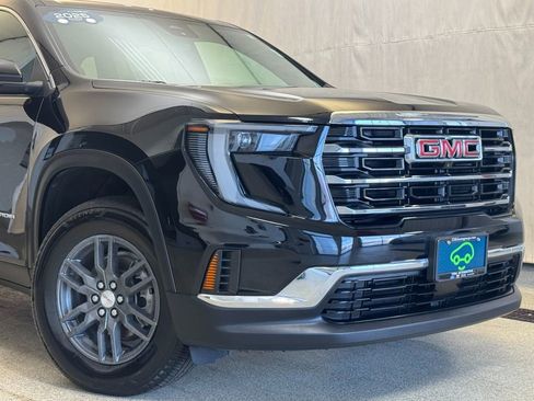 Certified 2025 GMC Acadia Elevation FWD image 2