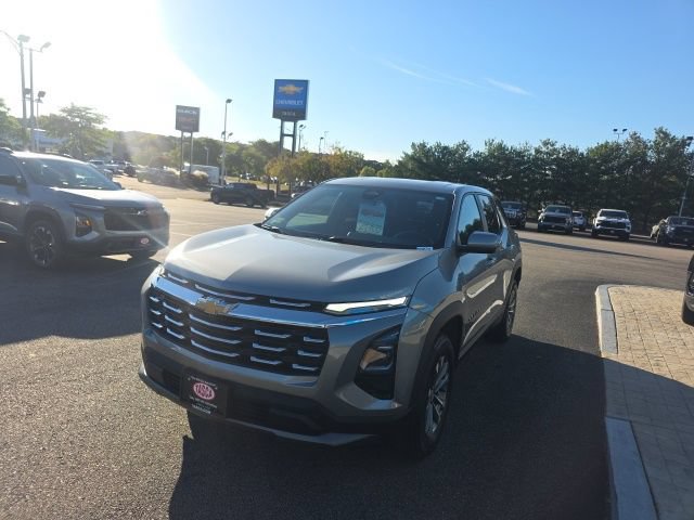Used 2026 Chevrolet Equinox LT AWD/4WD image 7