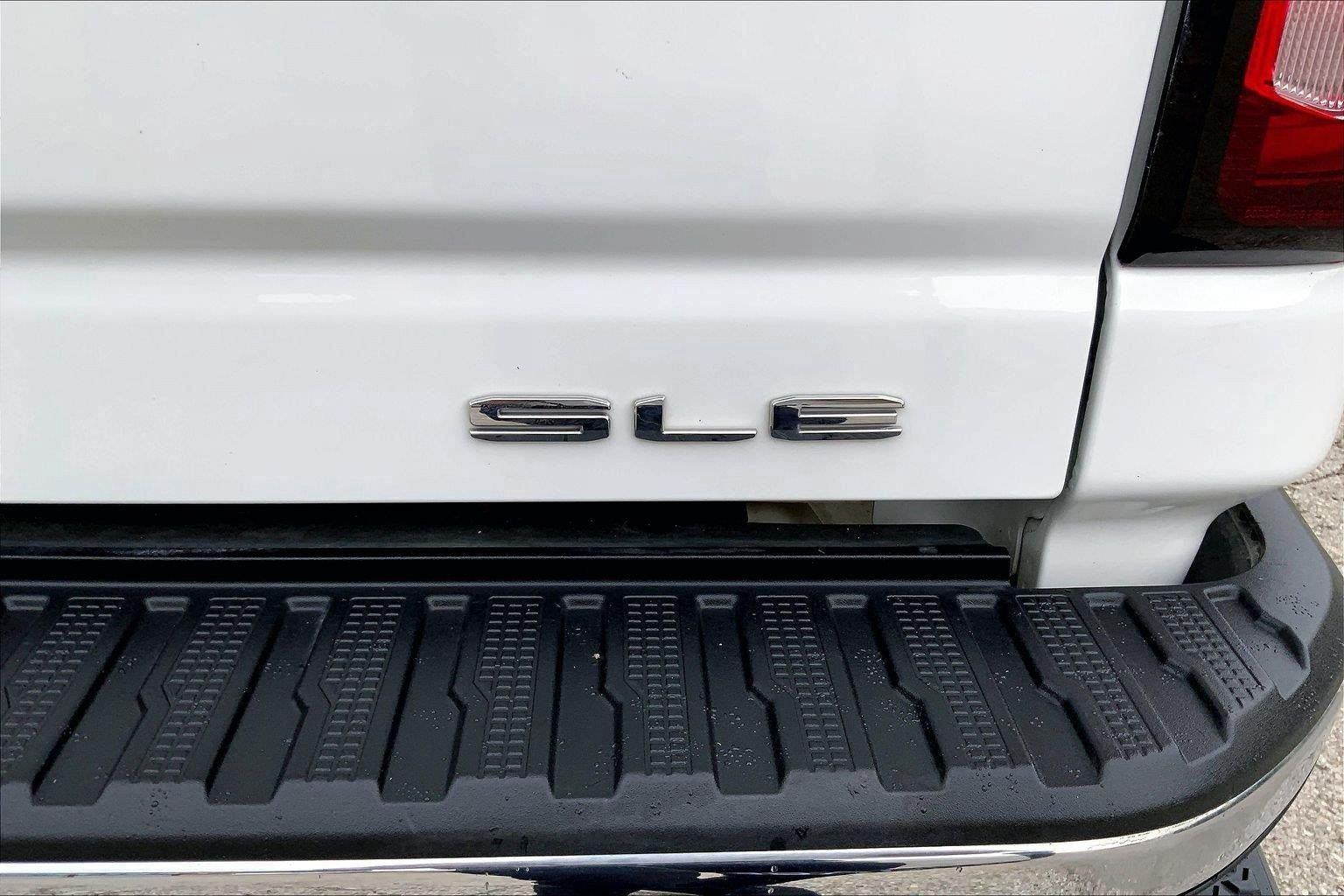 Used 2024 GMC Sierra 2500 SLE w/ SLE Value Package; AWD/4WD image 8