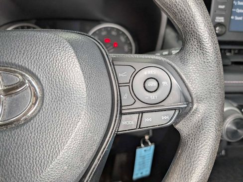 Used 2019 Toyota RAV4 LE image 32