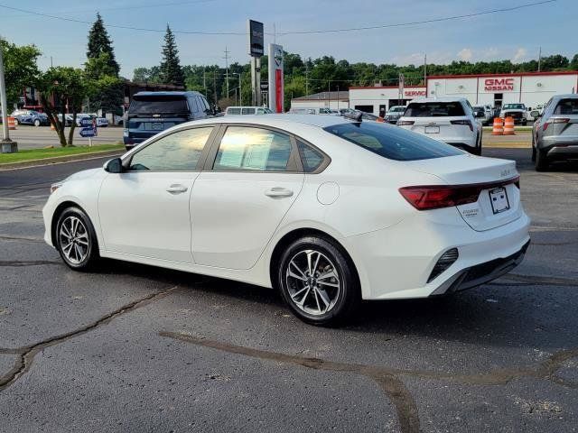 Used 2024 Kia Forte LXS FWD image 3