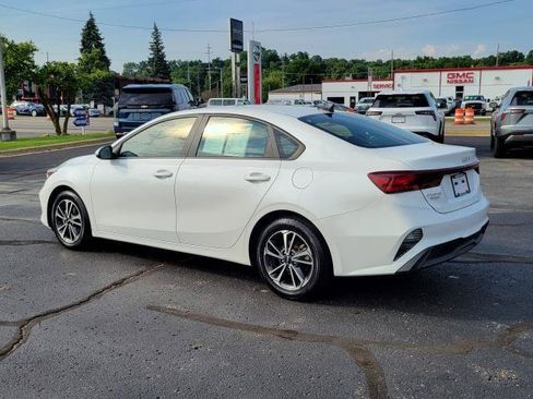 Used 2024 Kia Forte LXS FWD image 3