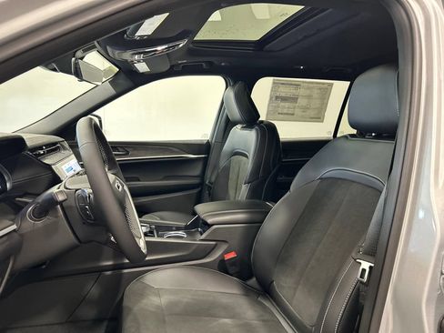 New 2026 Jeep Grand Cherokee L 4WD image 15
