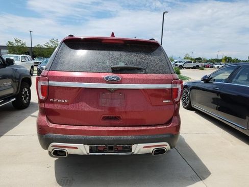 Used 2017 Ford Explorer Platinum AWD/4WD image 2