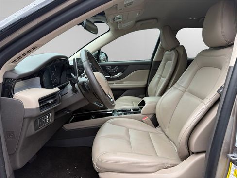 Used 2021 Lincoln Corsair FWD image 9