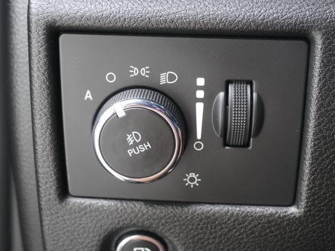 Used 2017 Jeep Grand Cherokee Laredo image 20