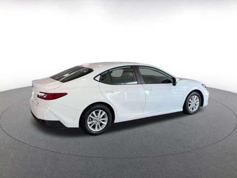 Used 2025 Toyota Camry LE image 14