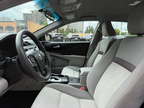 Used 2014 Toyota Camry LE FWD image 13