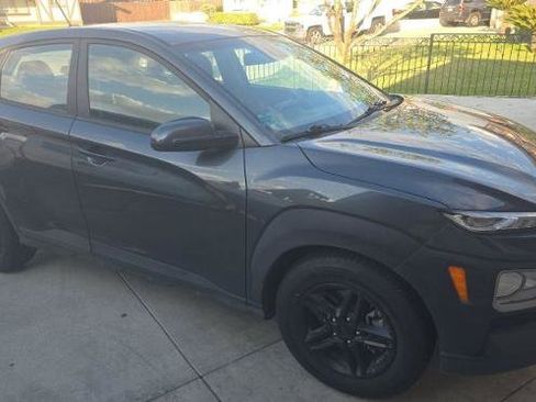Used 2021 Hyundai Kona SE image 4