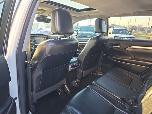 Used 2018 Toyota Highlander XLE w/ Protection Package #3 image 15