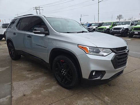Used 2021 Chevrolet Traverse Premier w/ Redline Edition image 13