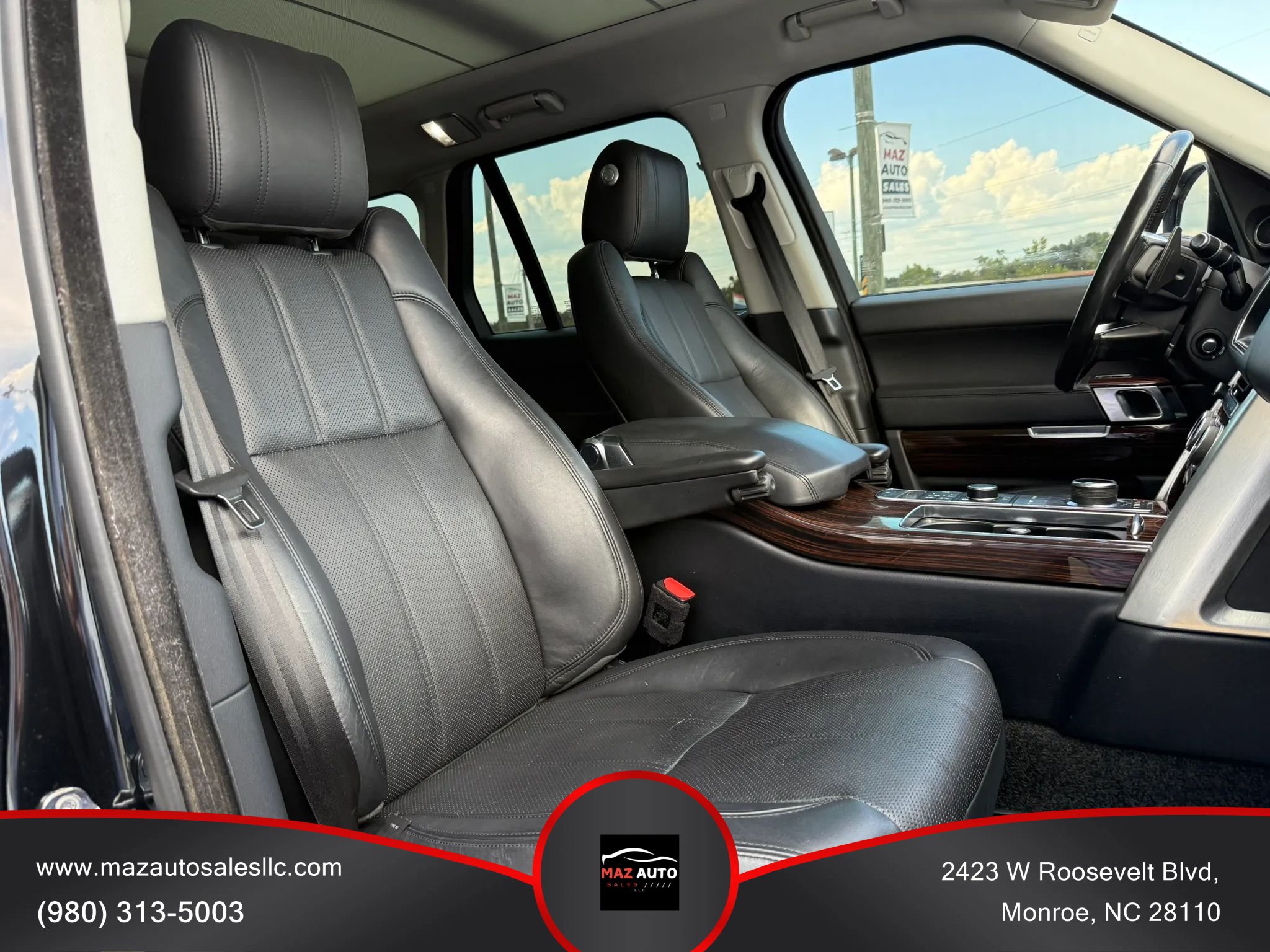 Used 2017 Land Rover Range Rover HSE AWD/4WD image 12