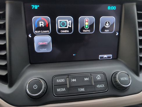 Used 2019 GMC Acadia Denali w/ Technology Package FWD image 36