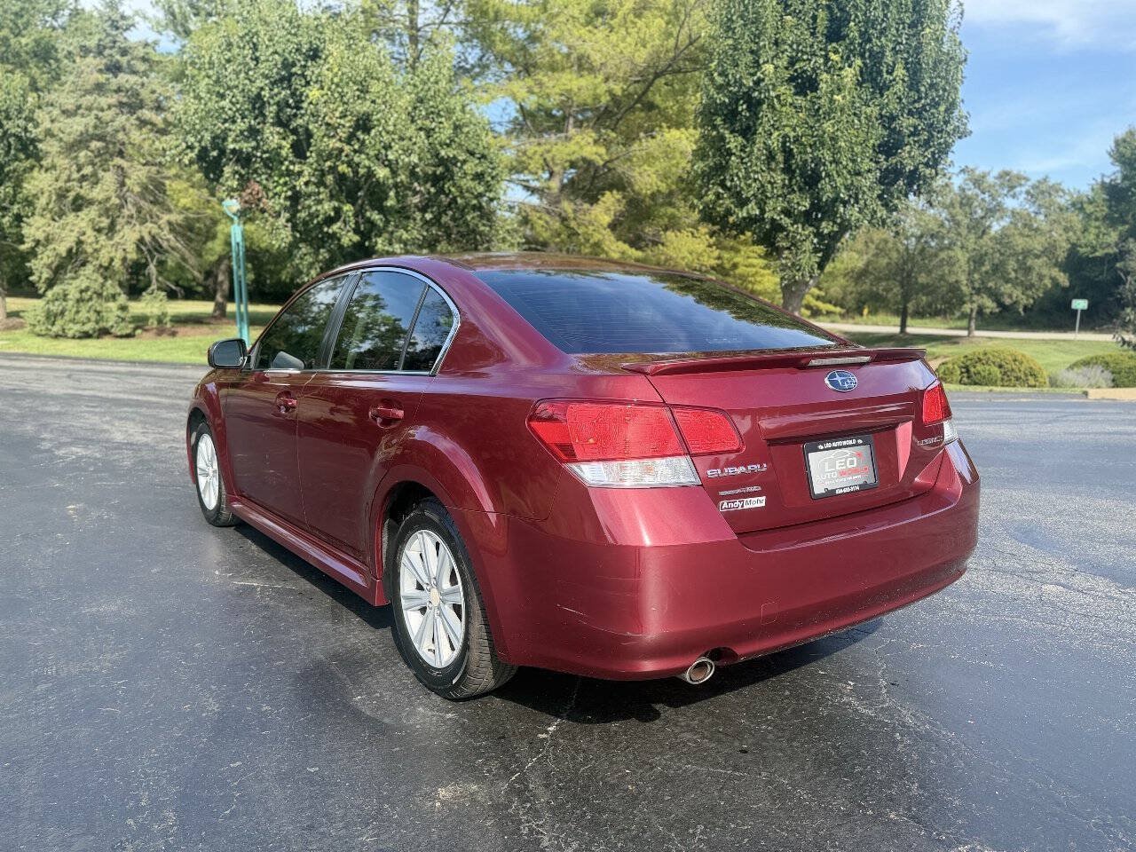 Used 2011 Subaru Legacy 2.5i Premium AWD/4WD image 3