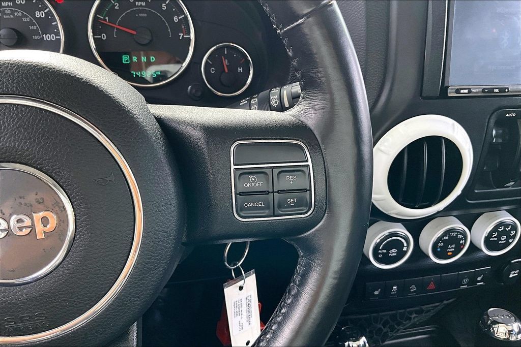 Used 2017 Jeep Wrangler Unlimited Sahara w/ Max Tow Package AWD/4WD image 25