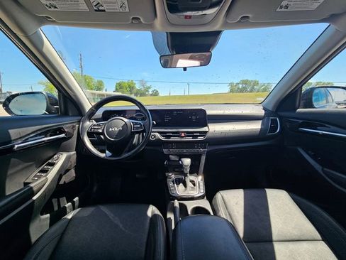 Used 2025 Kia Seltos EX w/ EX Sunroof Package FWD image 12