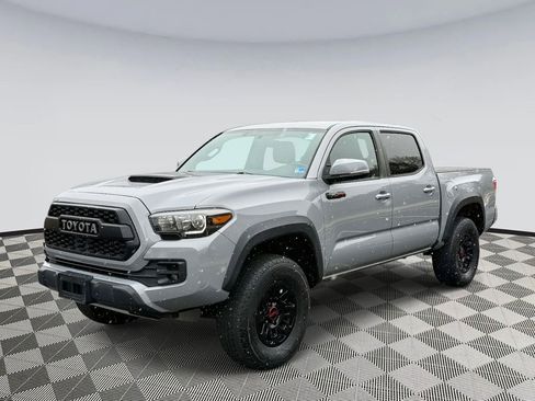 Used 2017 Toyota Tacoma TRD Pro image 5