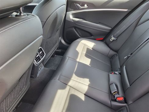 New 2026 Genesis G70 2.5T image 10