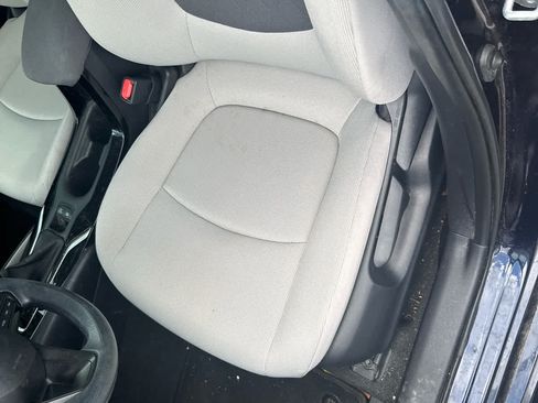 Used 2022 Toyota Corolla LE FWD image 9