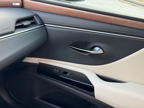 New 2025 Lexus ES 350 w/ Premium Package image 33