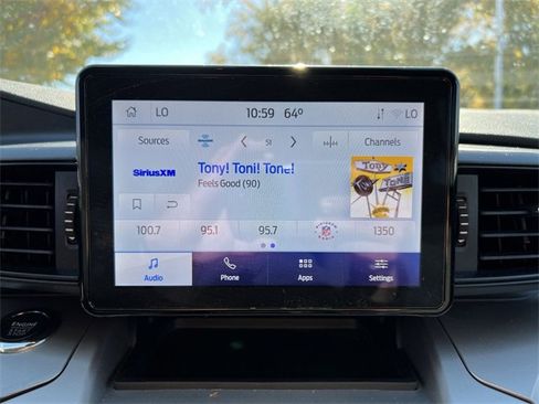 Used 2022 Ford Explorer XLT image 16