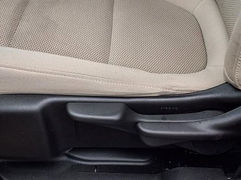 Used 2023 Chevrolet Traverse LS image 4