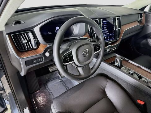Certified 2023 Volvo XC60 T8 Plus AWD/4WD image 9
