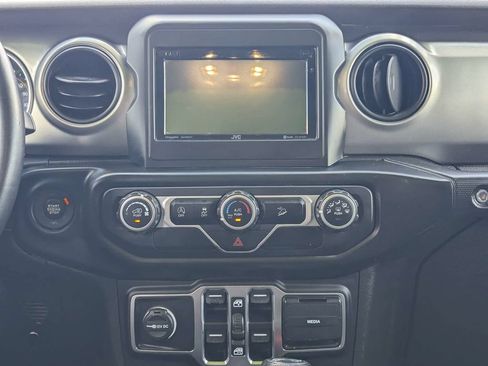 Used 2020 Jeep Wrangler Unlimited Sport S AWD/4WD image 19
