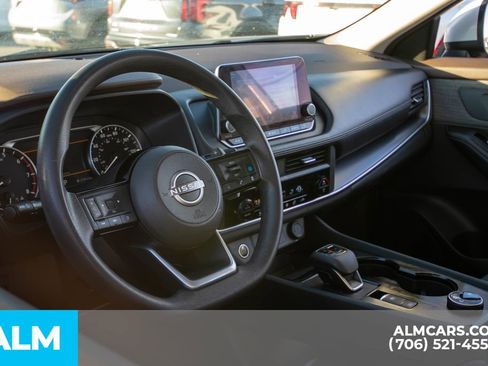 Used 2023 Nissan Rogue SV image 6