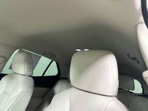 Used 2021 Buick Envision Essence w/ Technology Package I image 12