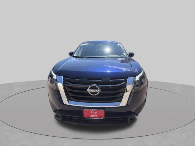 Used 2025 Nissan Pathfinder SV AWD/4WD image 9