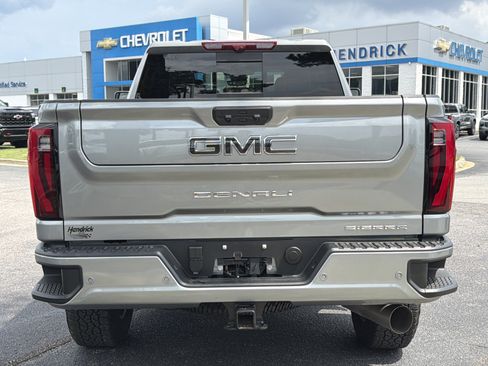 Used 2026 GMC Sierra 2500 Denali Ultimate AWD/4WD image 11
