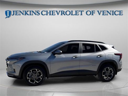 New 2026 Chevrolet Trax LT w/ Driver Confidence Package image 2