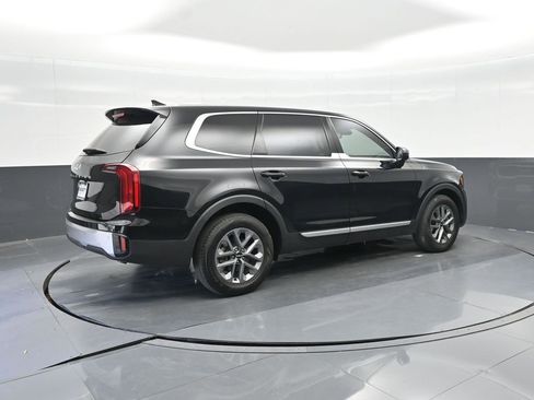 Used 2023 Kia Telluride LX image 11